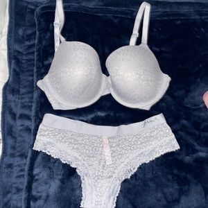 EUC Pink bra 34DD with cheeky panty M.
